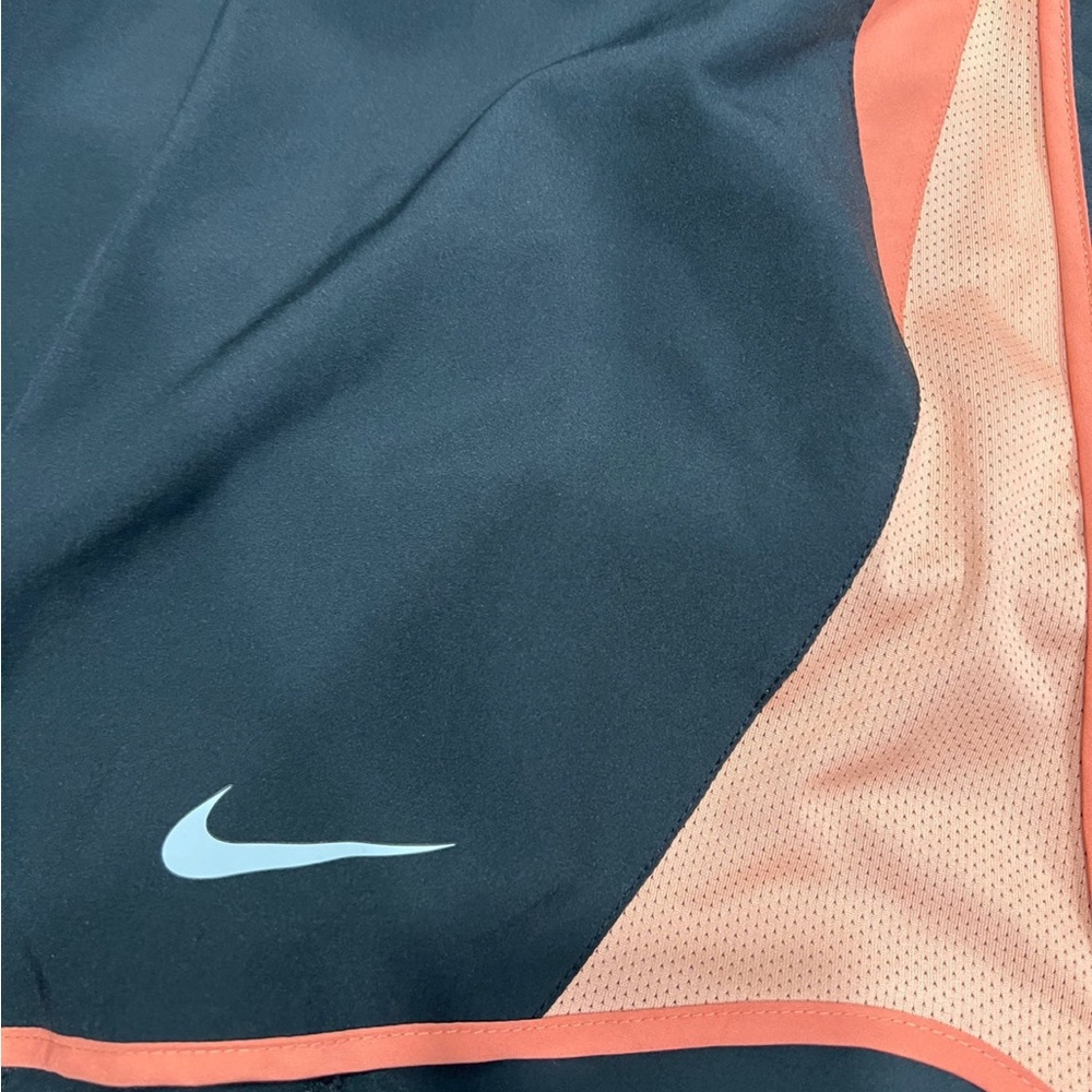 Women’s Nike Plus Size Shorts - Picture 2 of 3